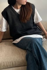 Oversized knitted Cashmere V-neck vest