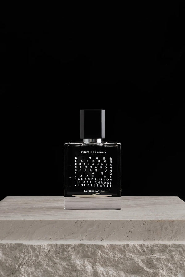 Saphir Noir Perfume