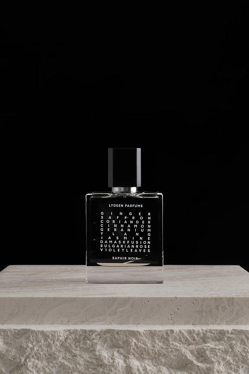 Saphir Noir Perfume